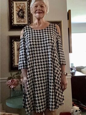 Cold-Shoulder Houndstooth Long Sleeve Dress - Black & White
